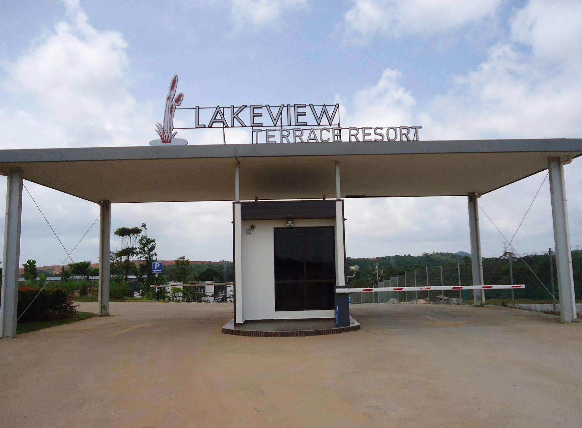 Lakeview Terrace Resort Pengerang Esterno foto