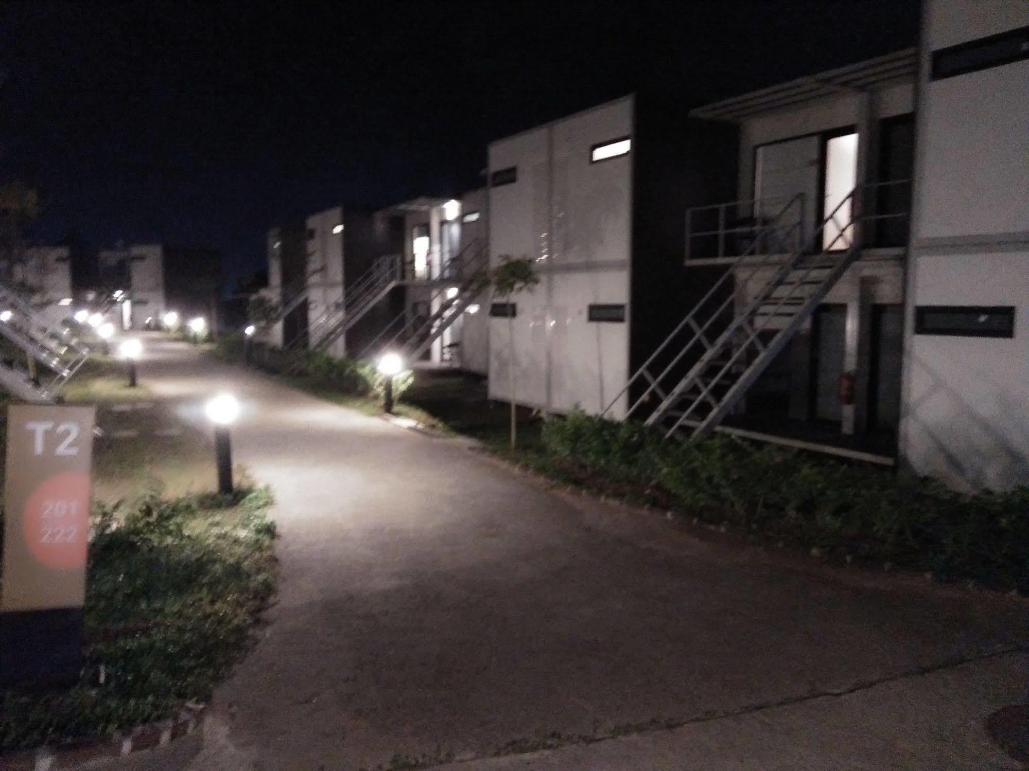 Lakeview Terrace Resort Pengerang Esterno foto